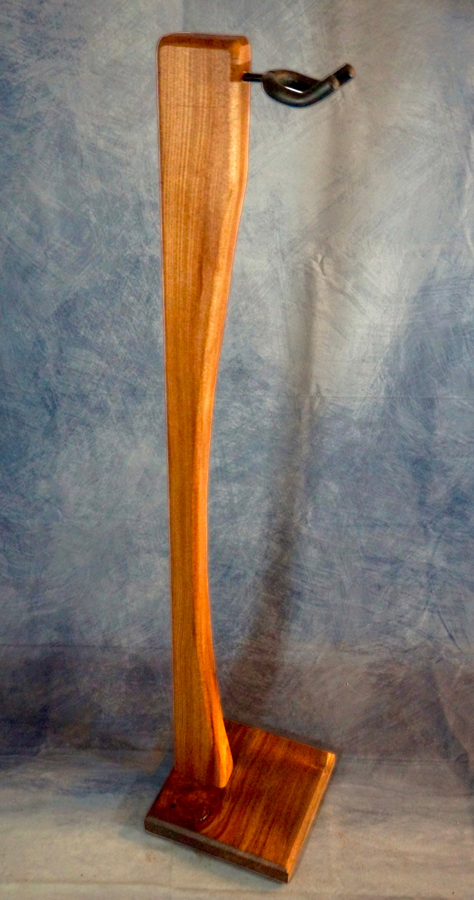 Handmade Northern Elm & Walnut Instrument Stand – Modern Wooden Display for Guitars, Violins, Cellos and More | Luxury Music Gift